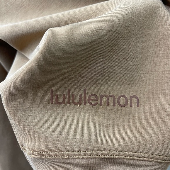 Lululemon perfectly oversized cropped crew size 10 - Picture 3 of 3